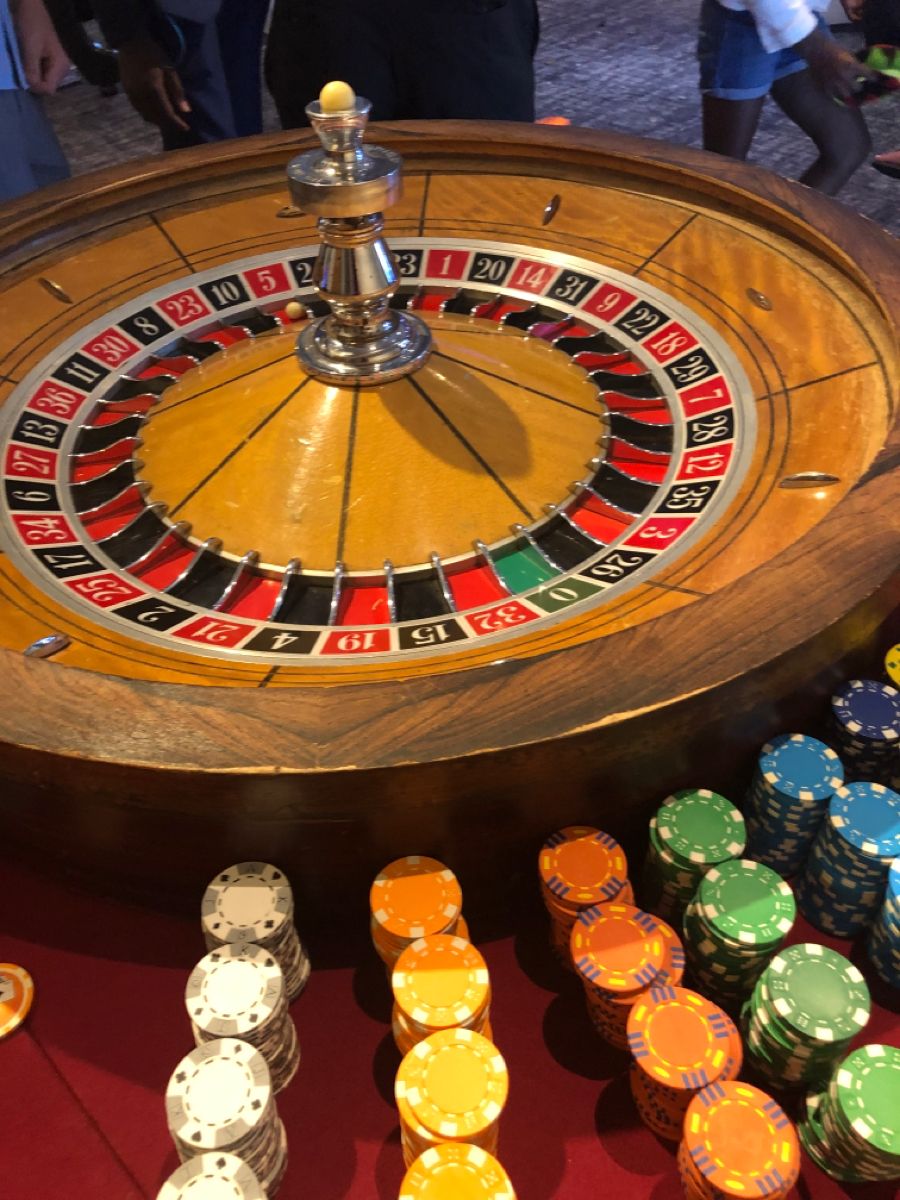 ROYAL CASINO کھلاڑیوں کے لیے لائیو کیسینو سیکشن